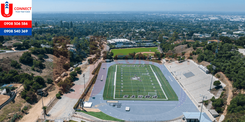 Đại học Whittier, bang California, Mỹ.